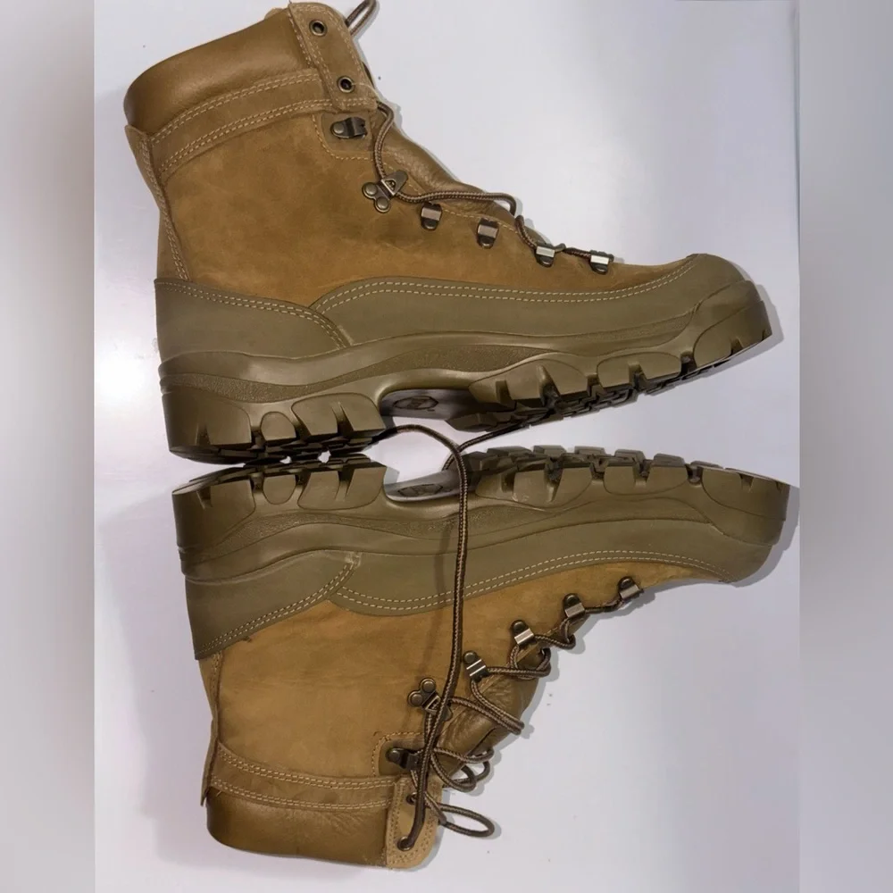 GORE-TEX Men’s Tan Hiking Boots